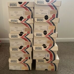 Brooks athletic shoes 10 box bundle